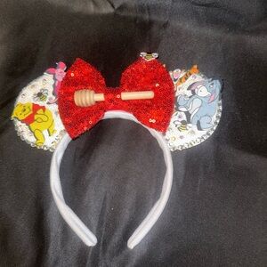 #1346b Winnie the‎ Pooh, Red and White Sequin Bow Costume Headband
